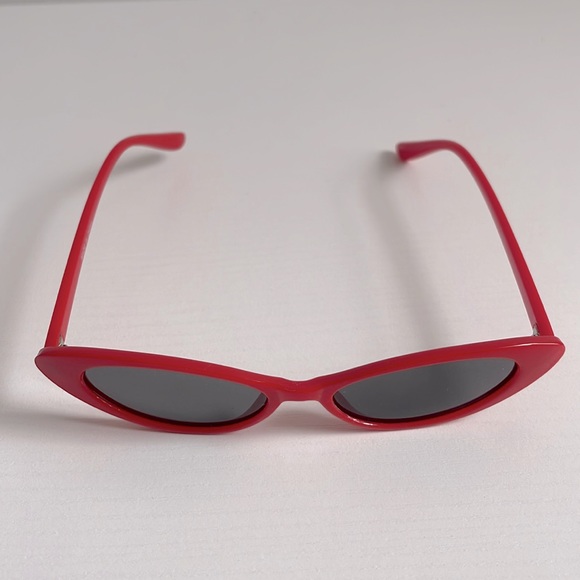 Sunglasses - Picture 4 of 6